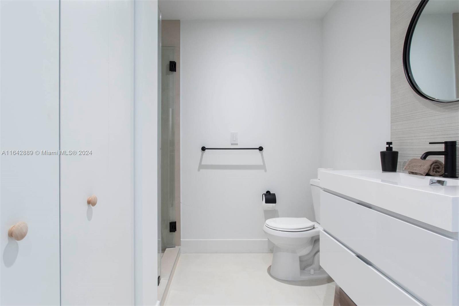 900 BISCAYNE BAY CONDO - Residential