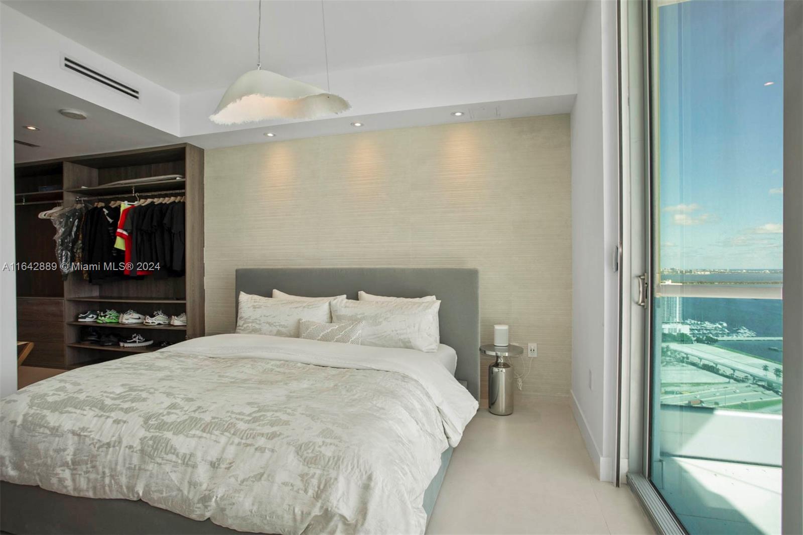 900 BISCAYNE BAY CONDO - Residential