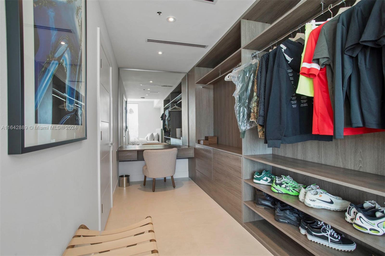 900 BISCAYNE BAY CONDO - Residential