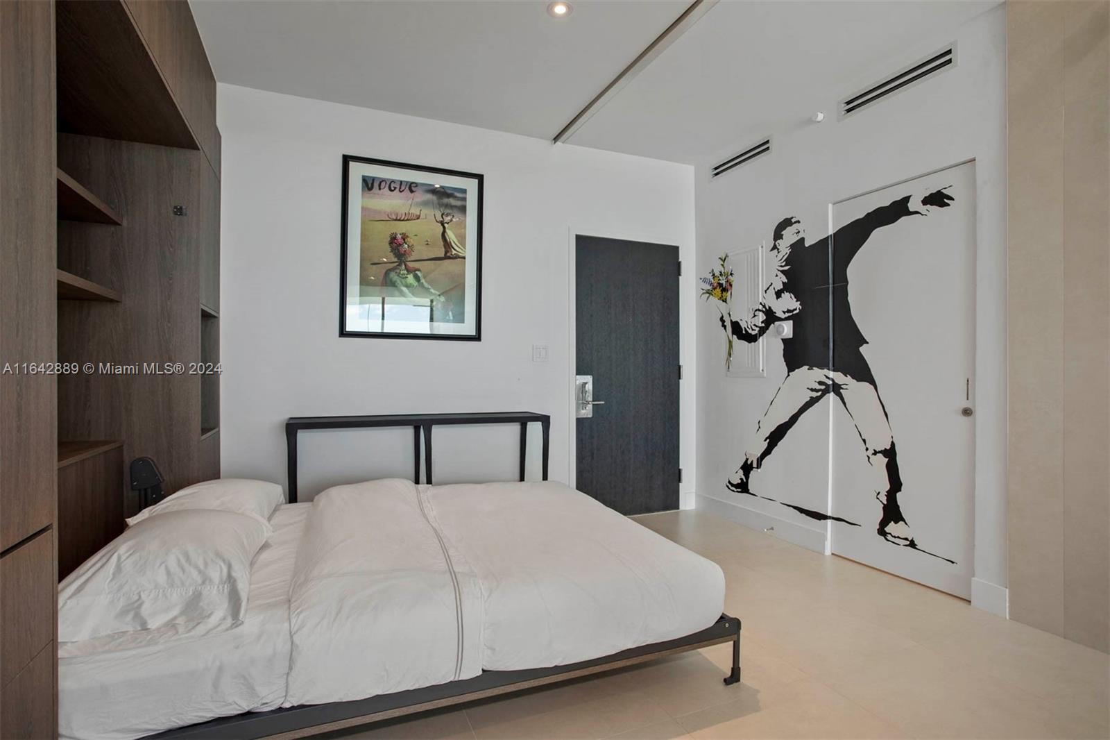 900 BISCAYNE BAY CONDO - Residential