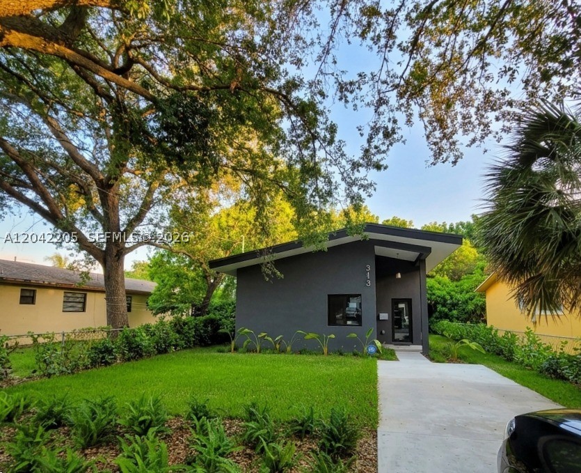 Photo 1 of 22 — 313 NE 169th St, North Miami Beach, FL 33162