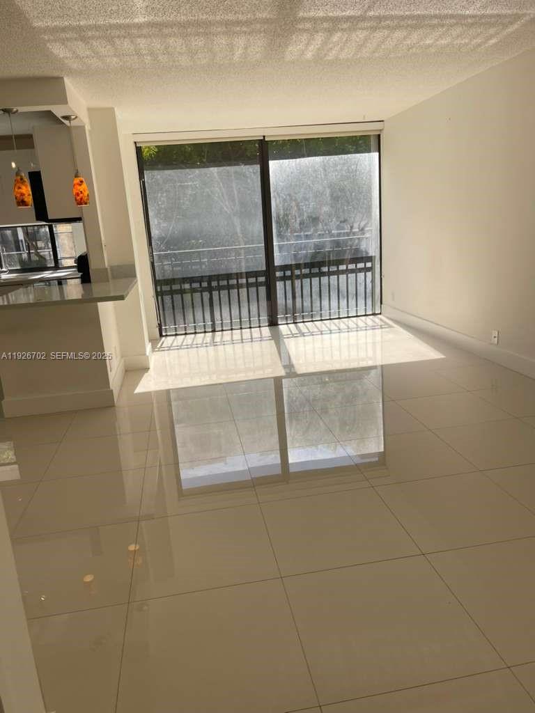 PLAZA OF AMERICAS CONDO P - Residential Lease