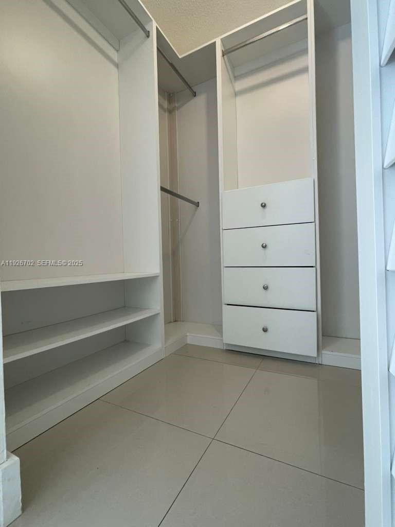 PLAZA OF AMERICAS CONDO P - Residential Lease