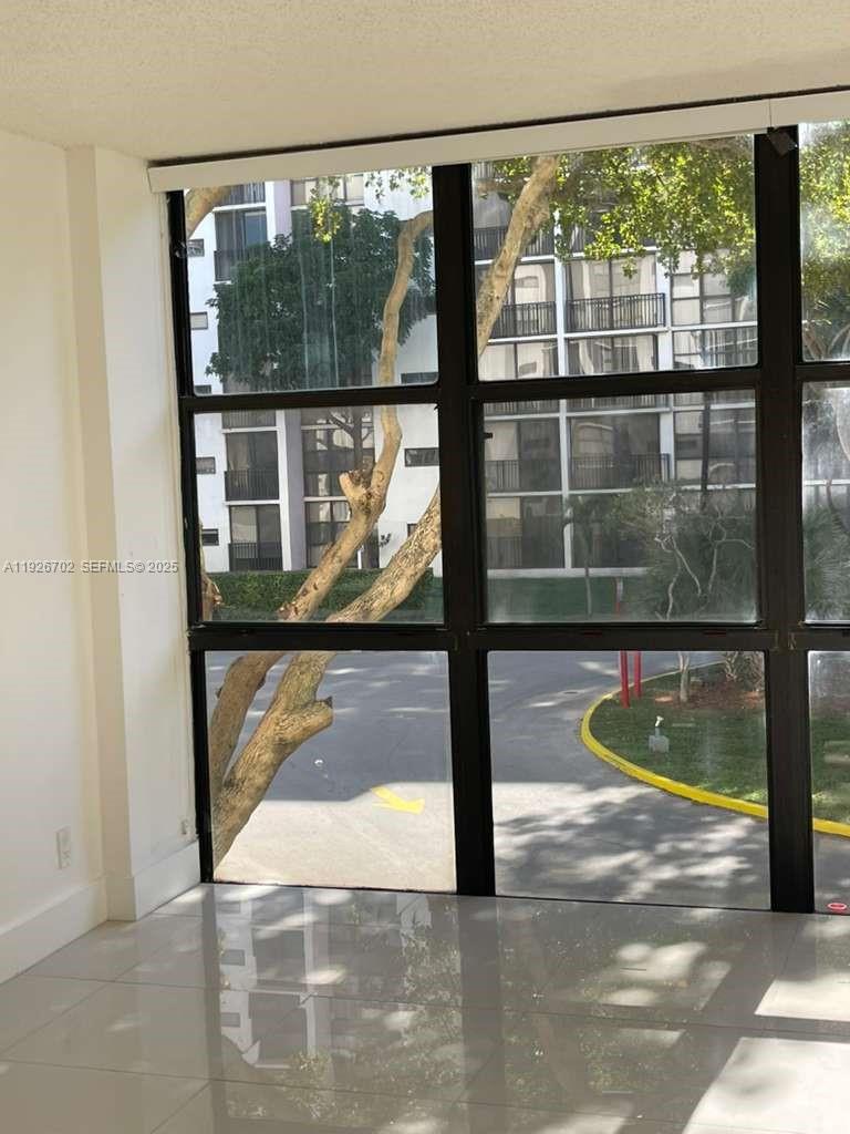 PLAZA OF AMERICAS CONDO P - Residential Lease