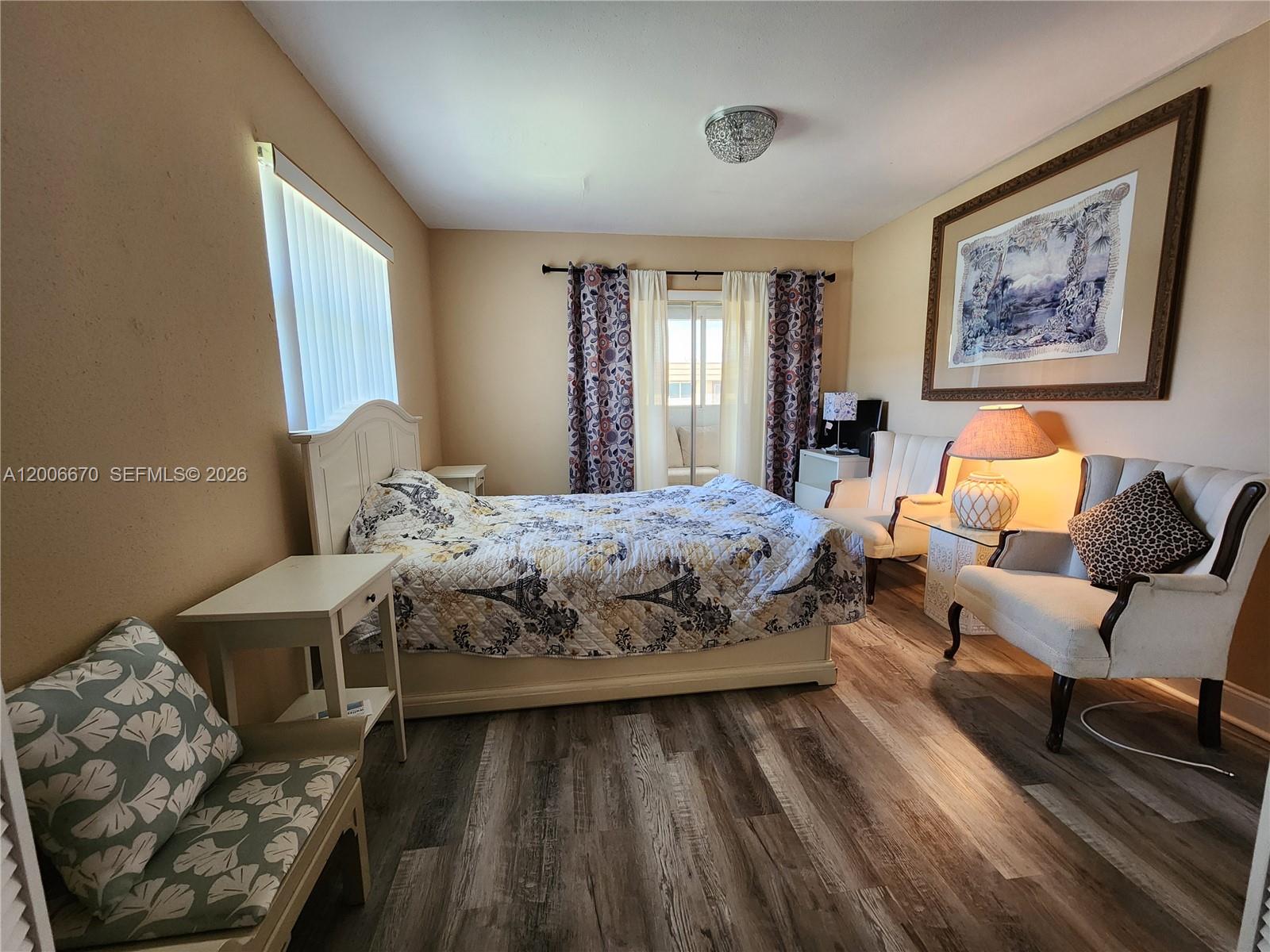 KINGS POINT SAXONY CONDOS - Residential