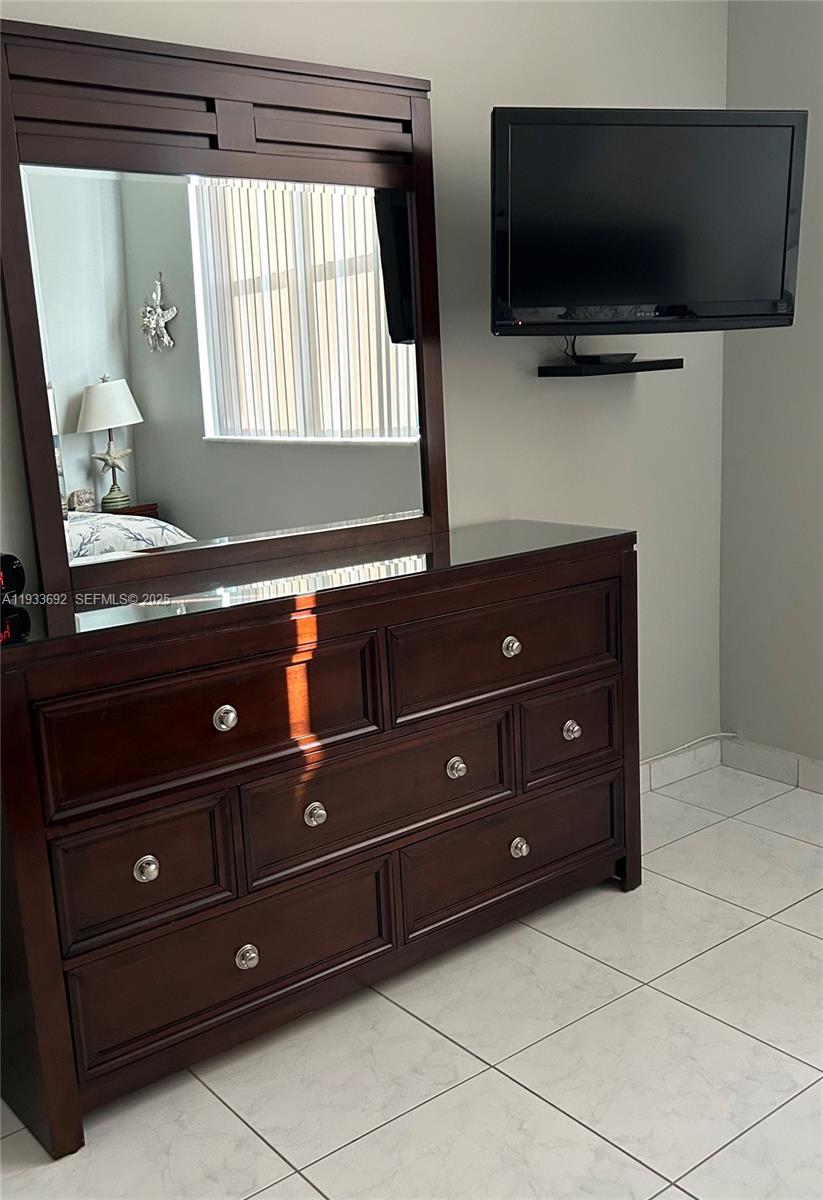 CAMBRIDGE TOWERS CONDO - Residential