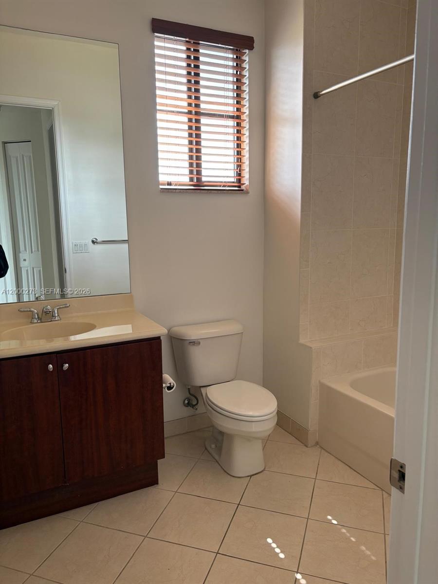 VILLA FLORA CONDO - Residential