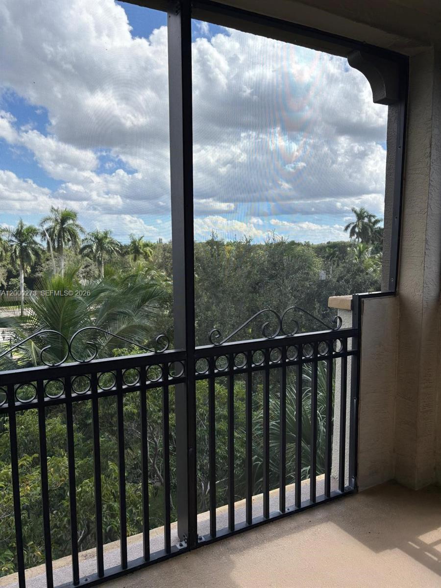 VILLA FLORA CONDO - Residential