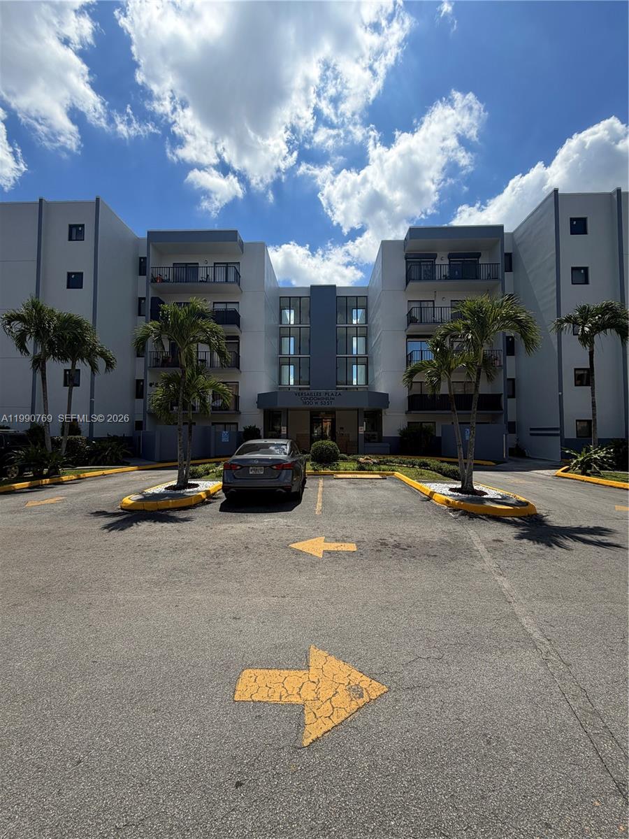 1820 W 53rd St 201