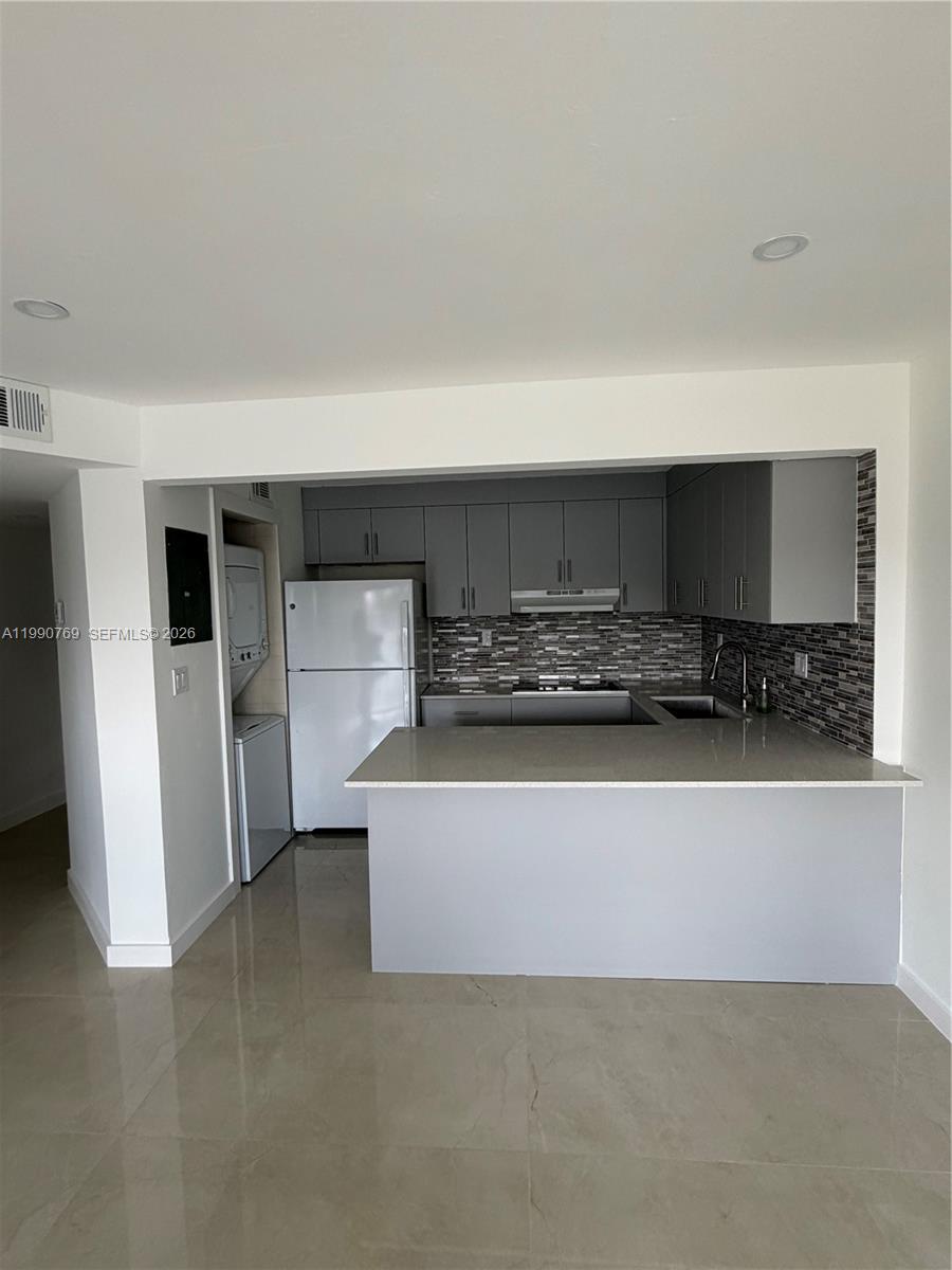 1820 W 53rd St 201