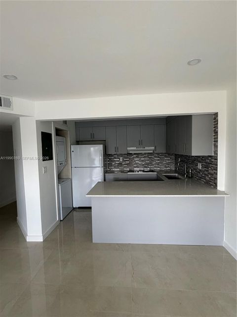 1820 W 53rd St 201 Hialeah FL 33012