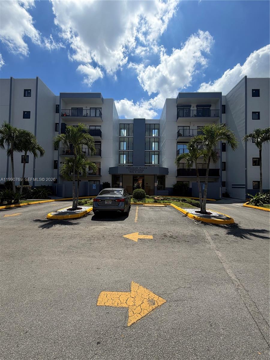 1820 W 53rd St 201