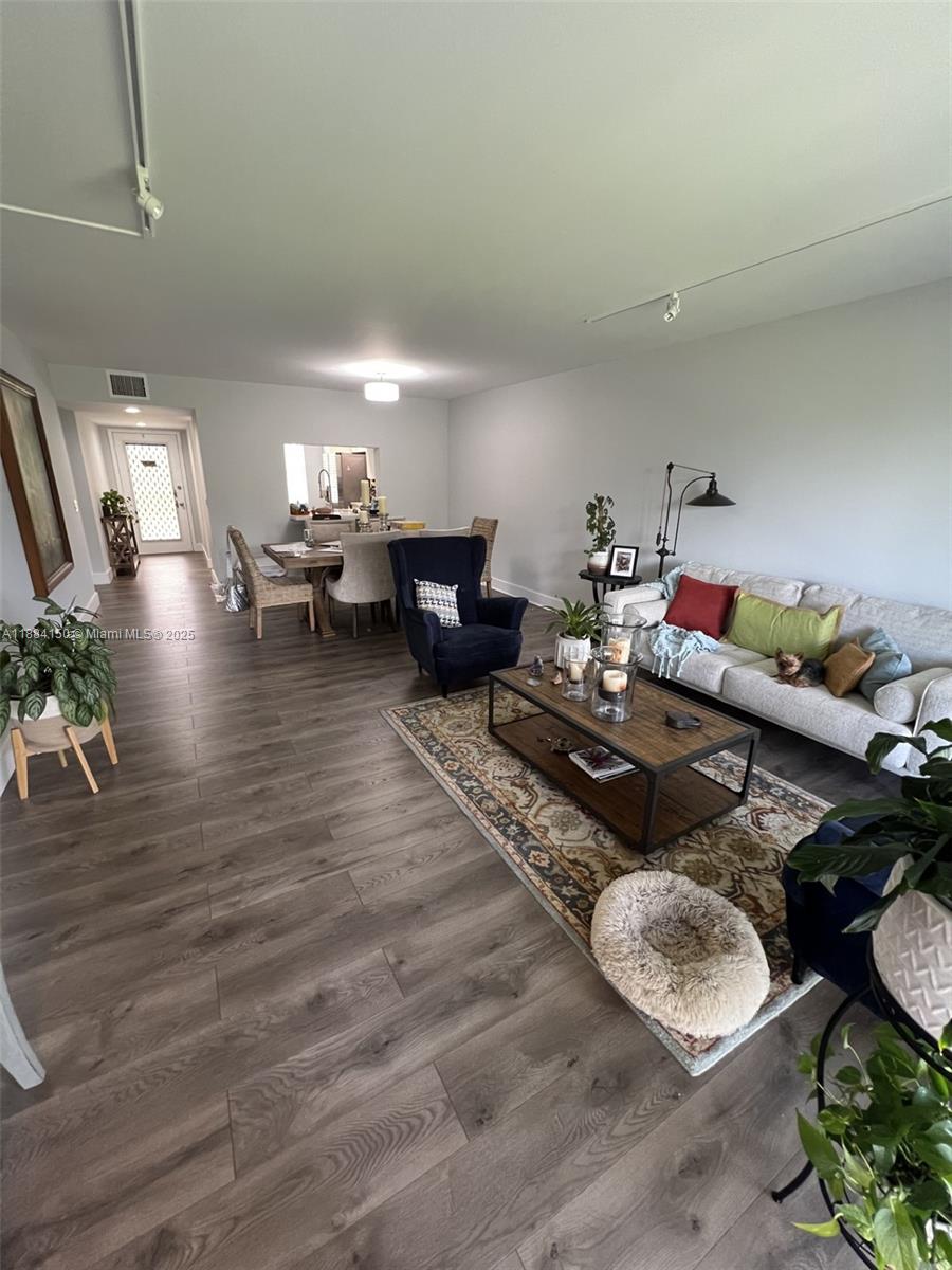 CAMBRIDGE AT CENTURY VILL - Residential