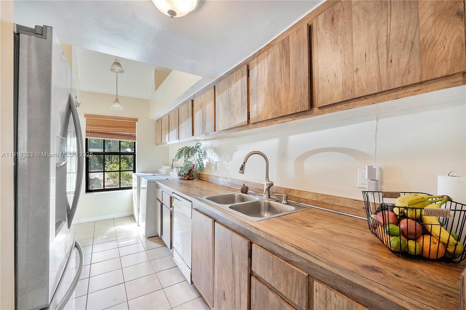 3413 S Atlanta Dr 3413