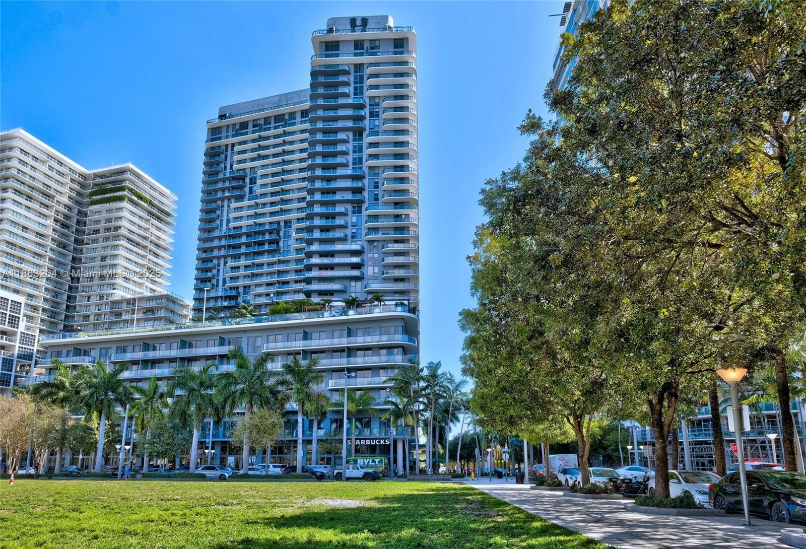 121 NE 34th St 2811