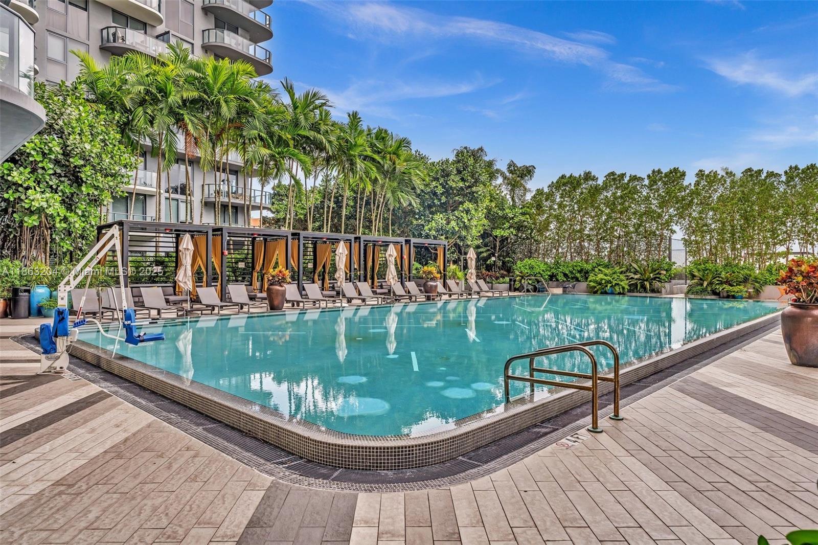 3401 MIDTOWN CONDO - Residential