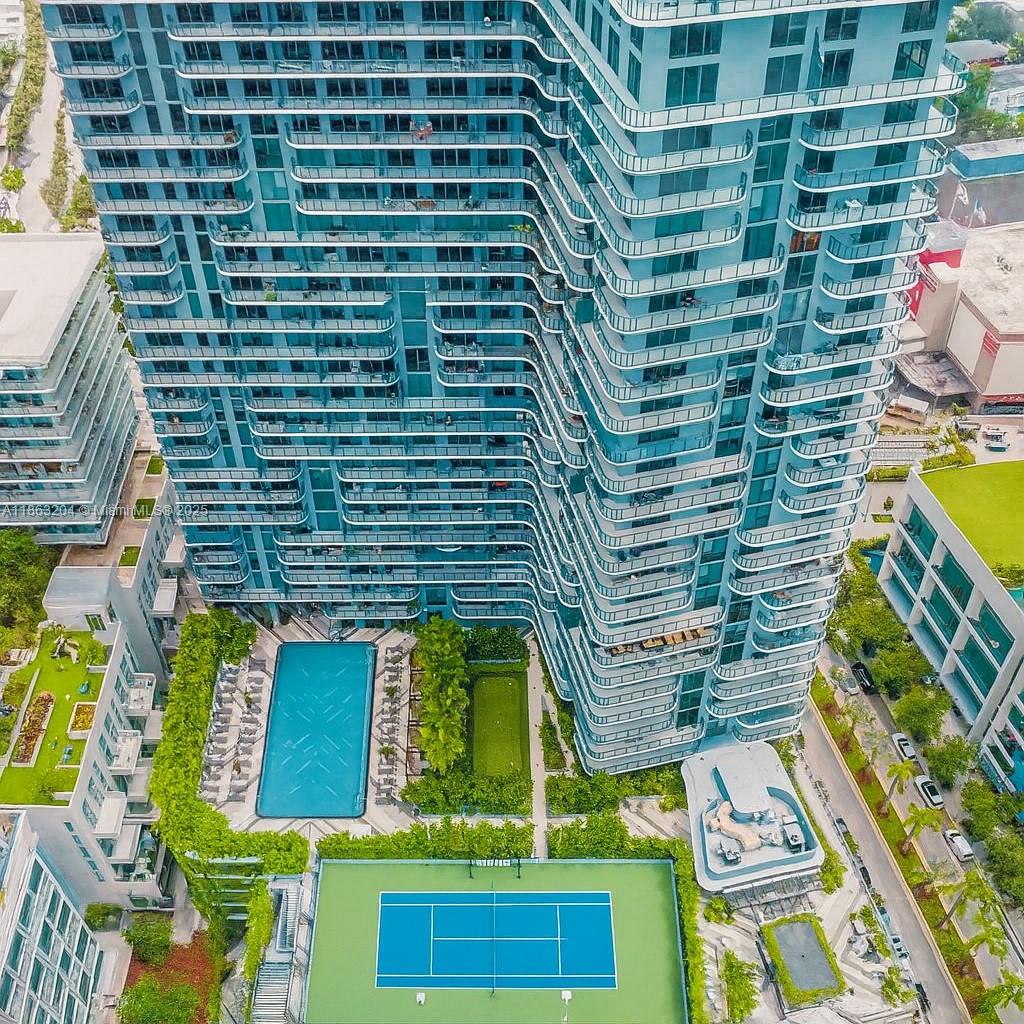 3401 MIDTOWN CONDO - Residential