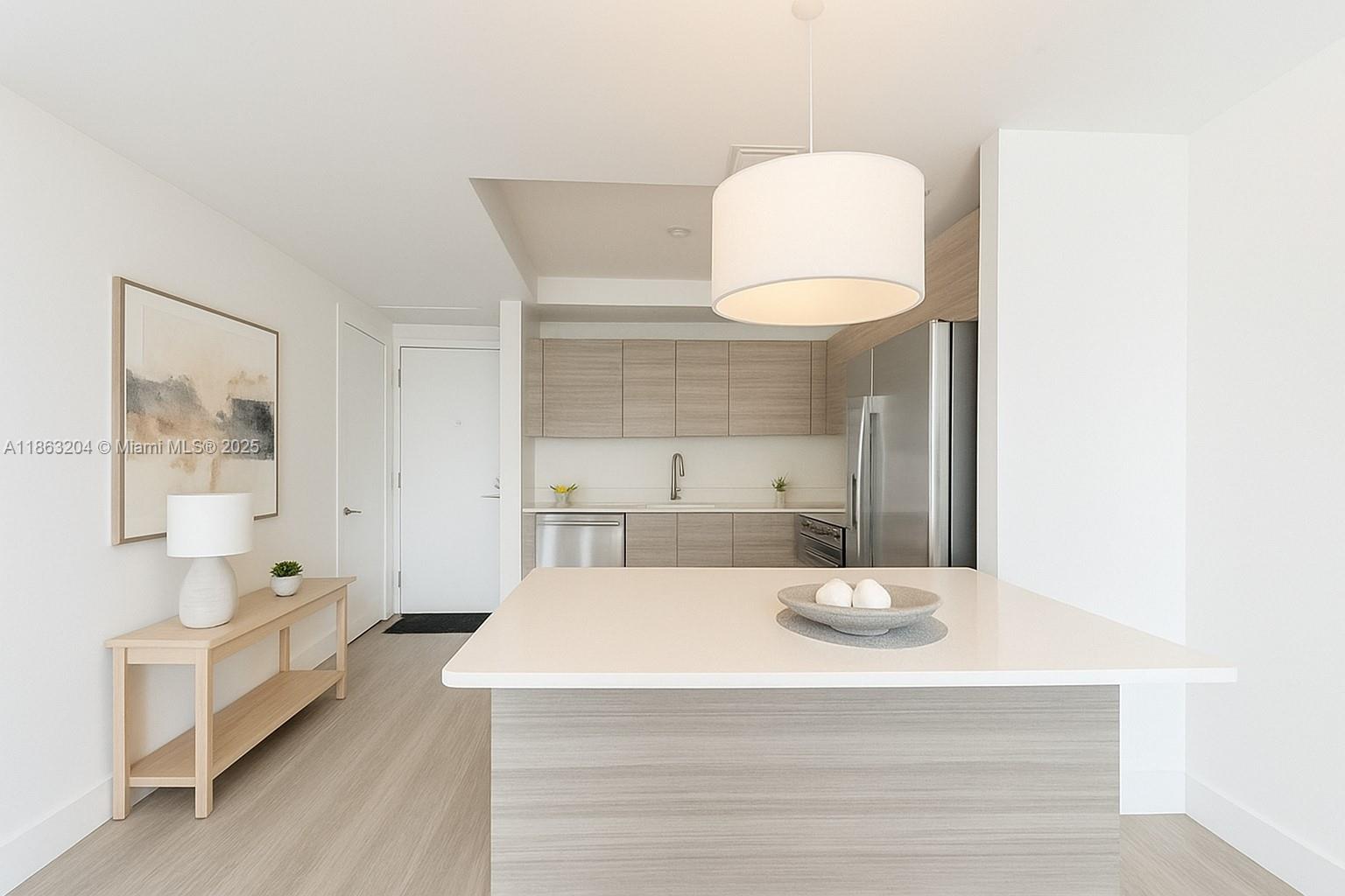 121 NE 34th St 2811