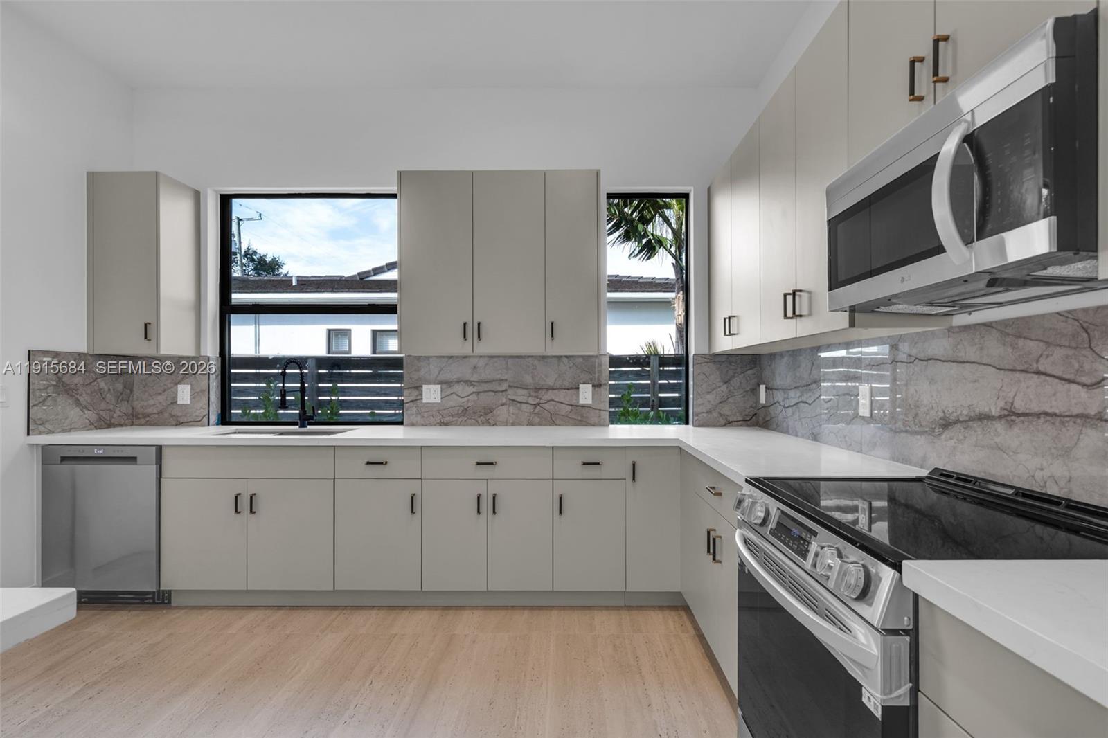 FLOYDS GROVES ESTATES - Residential