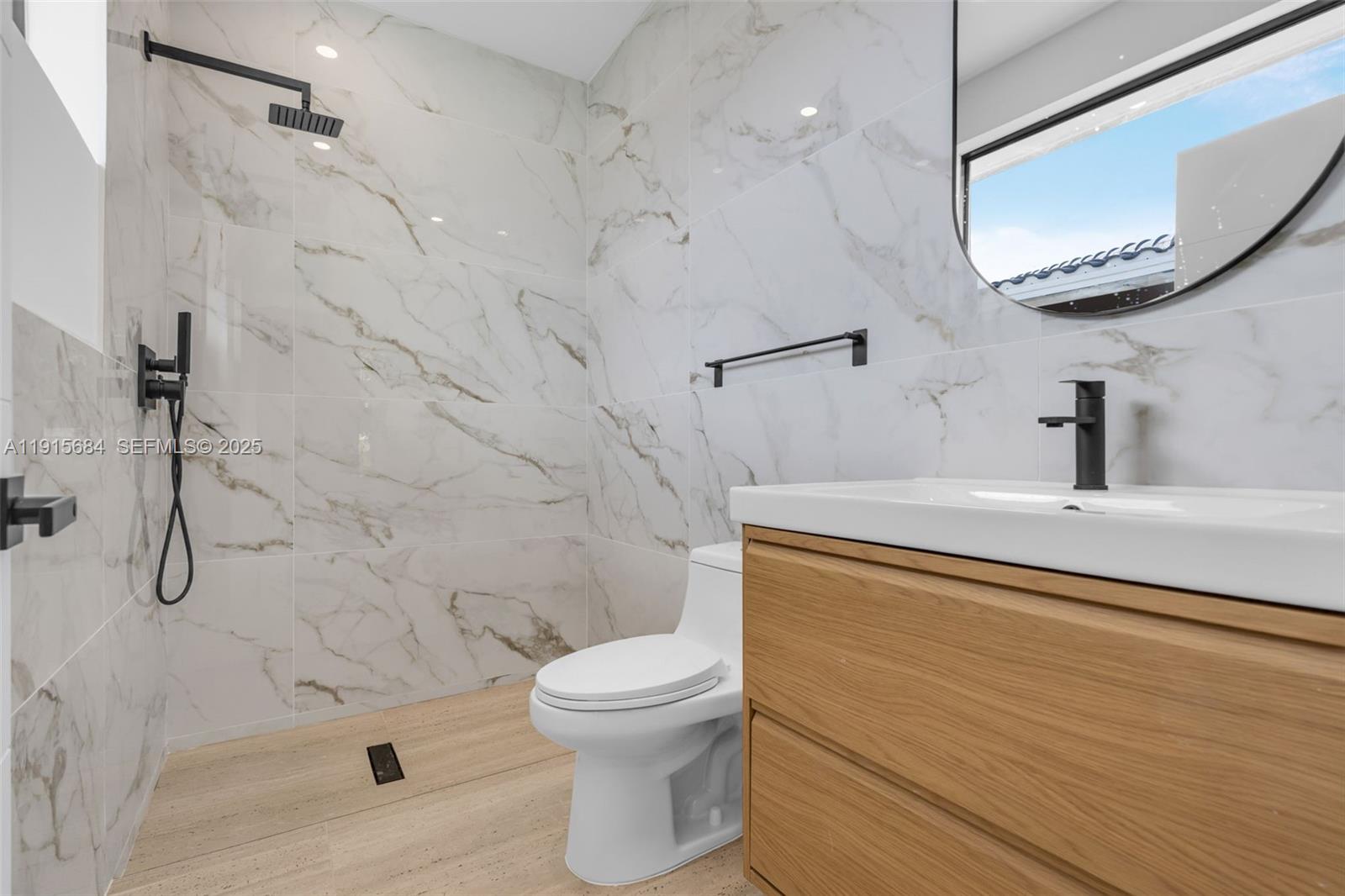 FLOYDS GROVES ESTATES - Residential