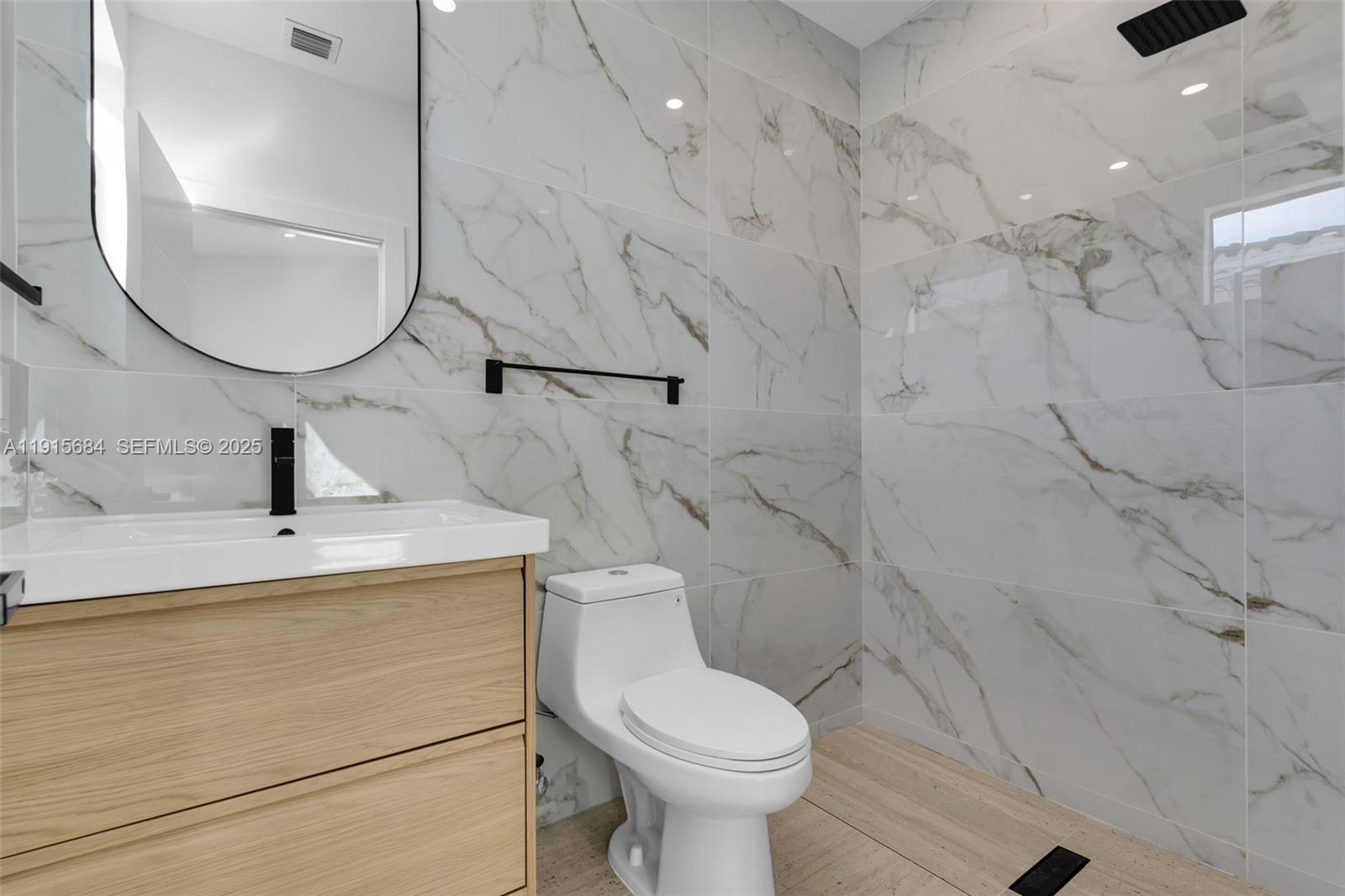 FLOYDS GROVES ESTATES - Residential