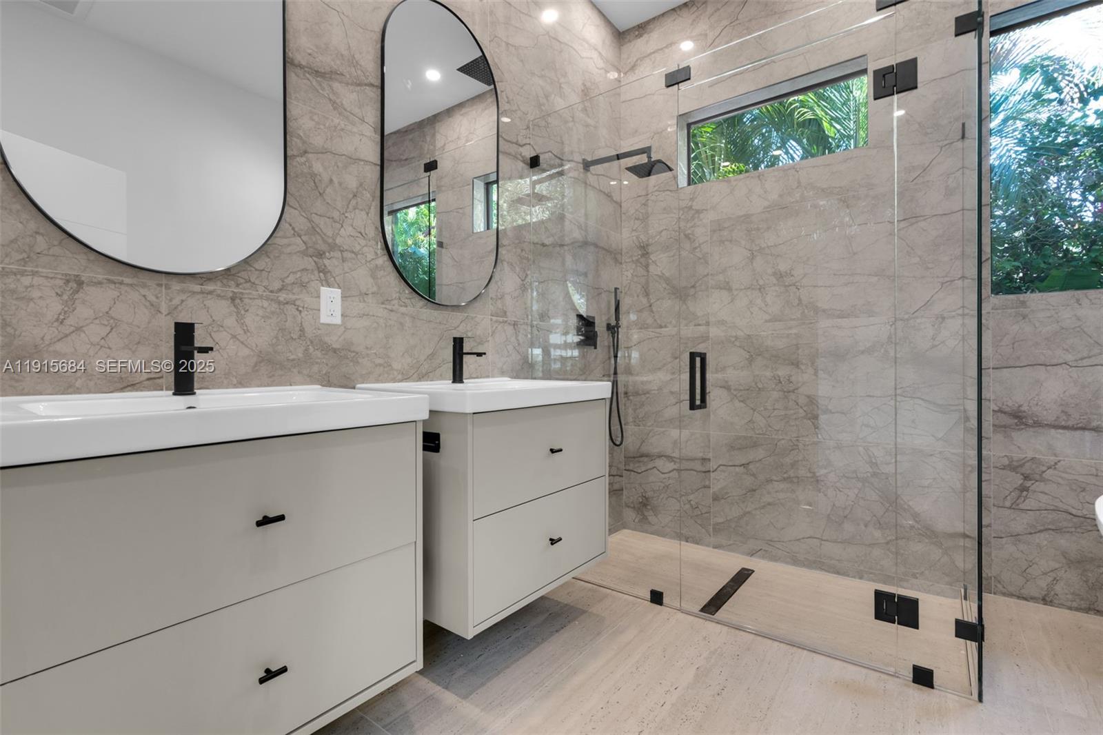 FLOYDS GROVES ESTATES - Residential