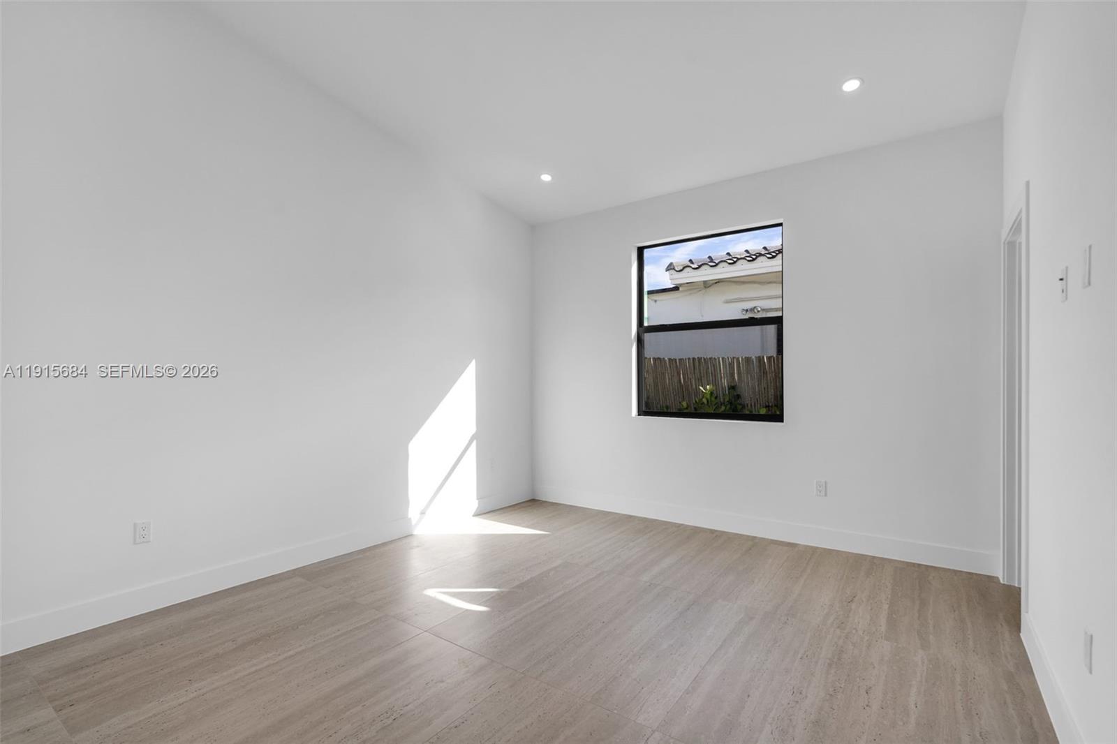 FLOYDS GROVES ESTATES - Residential