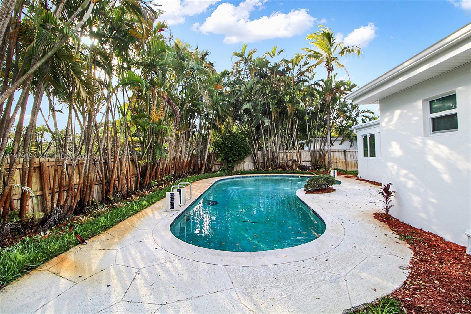 HOLLYWOOD HILLS SECOND AD - Residential Lease