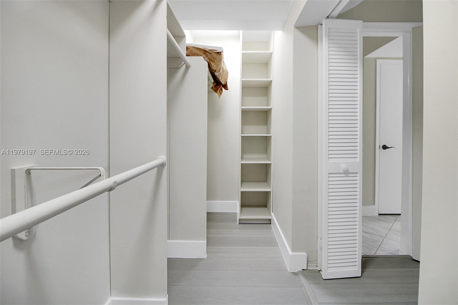 HOLLYWOOD HILLS SECOND AD - Residential Lease