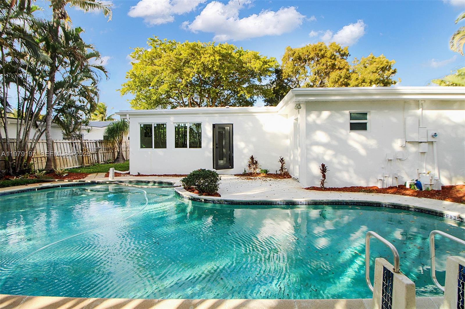 HOLLYWOOD HILLS SECOND AD - Residential Lease