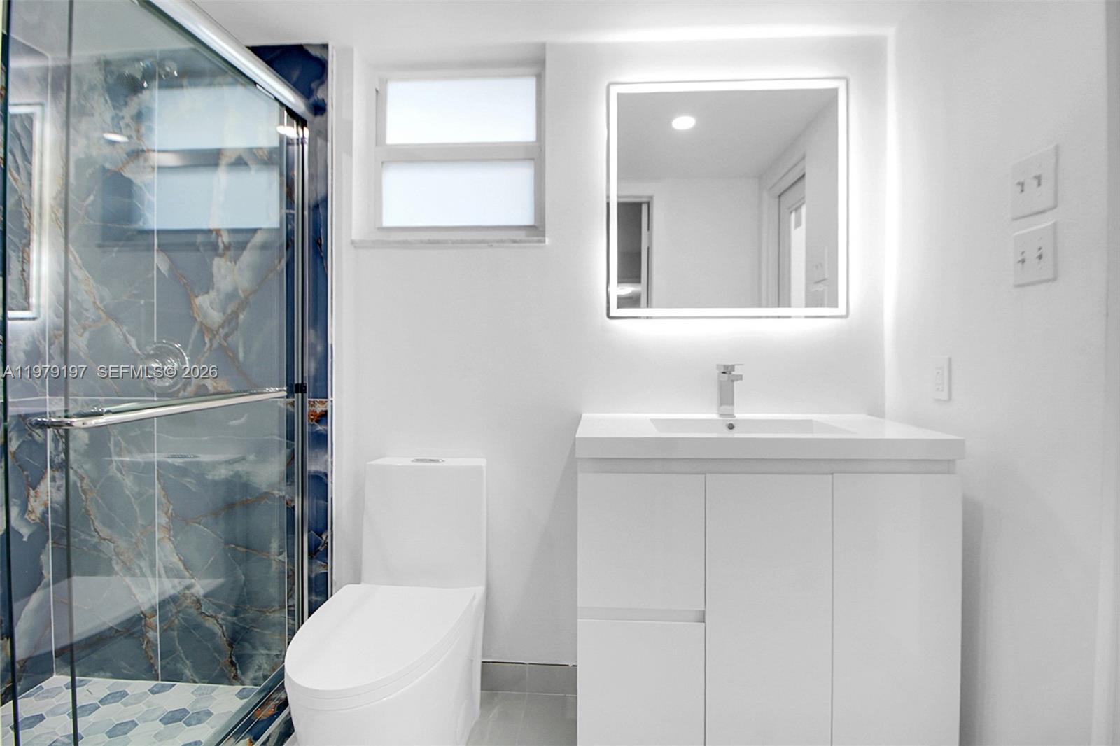 HOLLYWOOD HILLS SECOND AD - Residential Lease