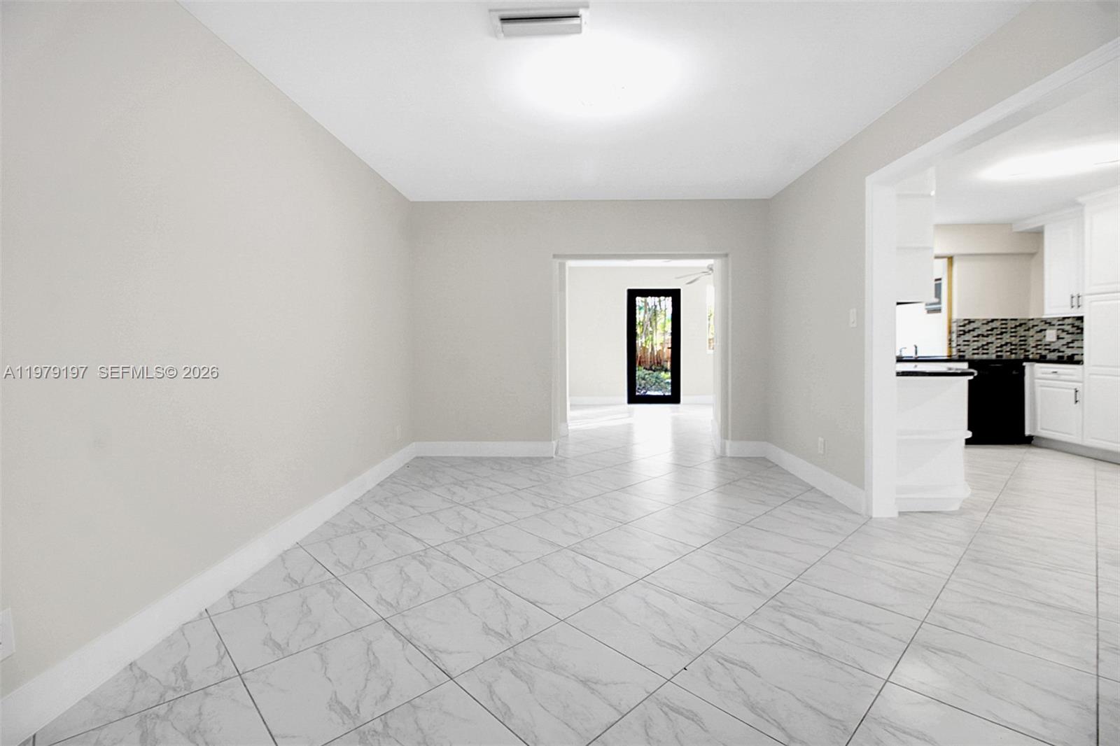 HOLLYWOOD HILLS SECOND AD - Residential Lease