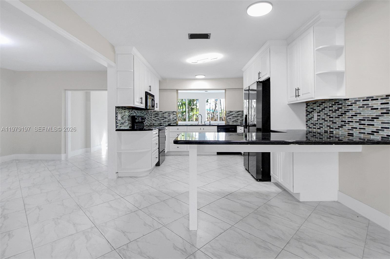 HOLLYWOOD HILLS SECOND AD - Residential Lease