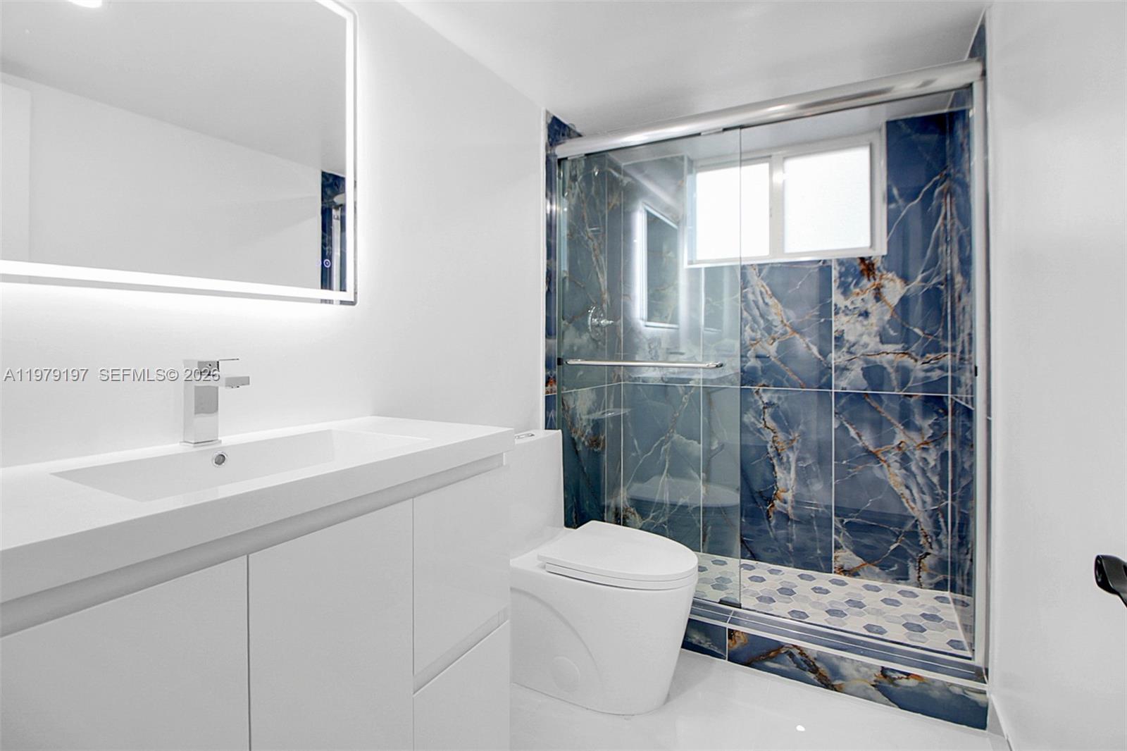 HOLLYWOOD HILLS SECOND AD - Residential Lease