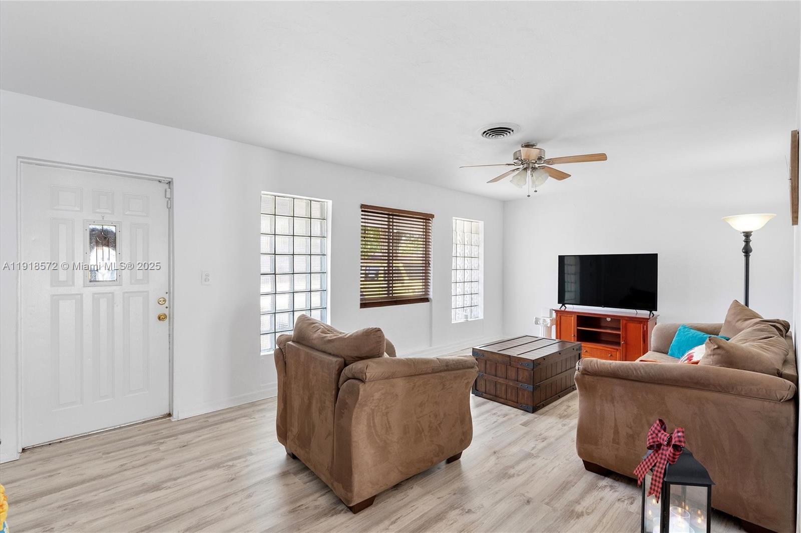 HILLMONT-MIDDLE RIVER VIS - Residential