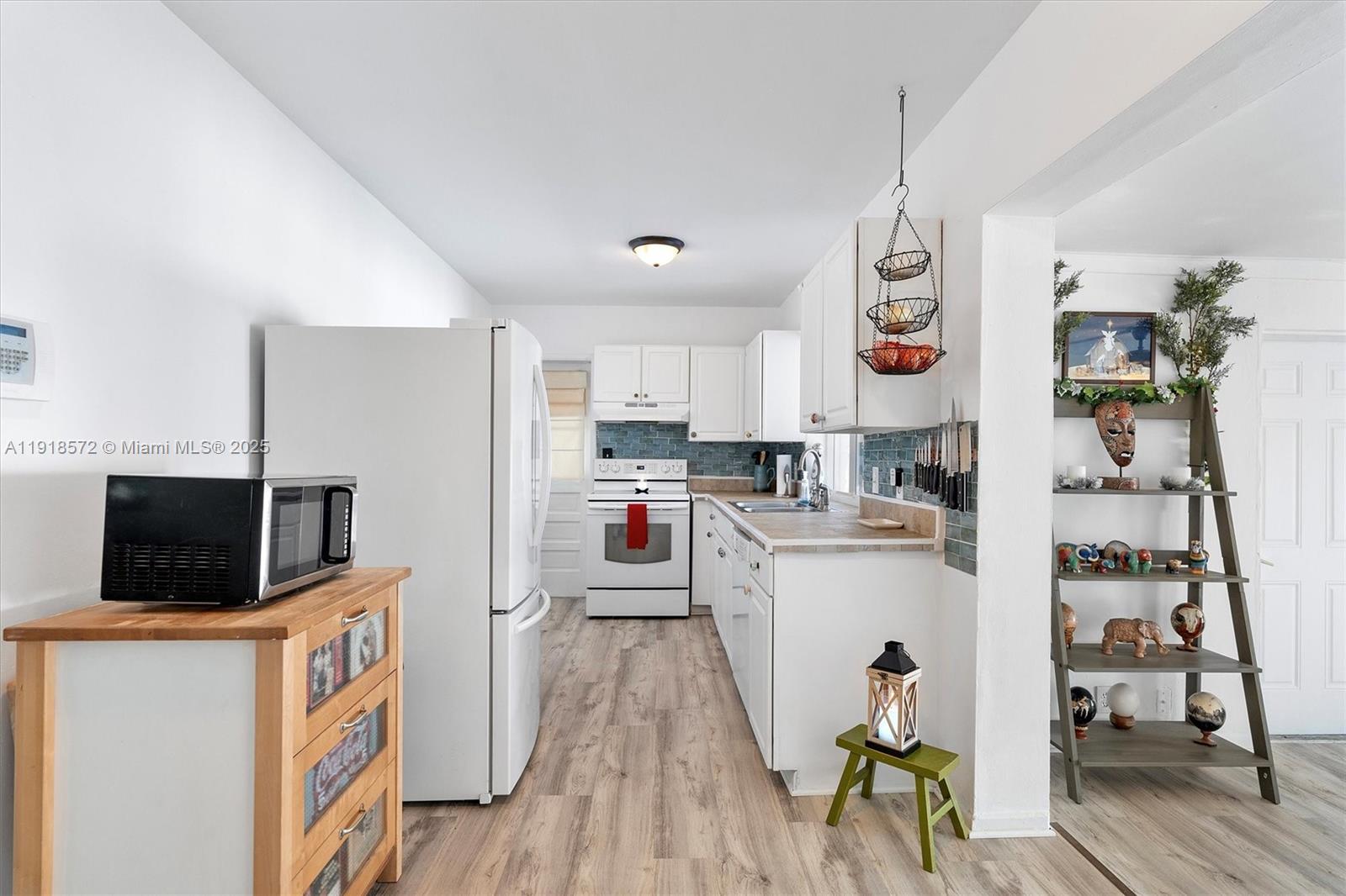 HILLMONT-MIDDLE RIVER VIS - Residential