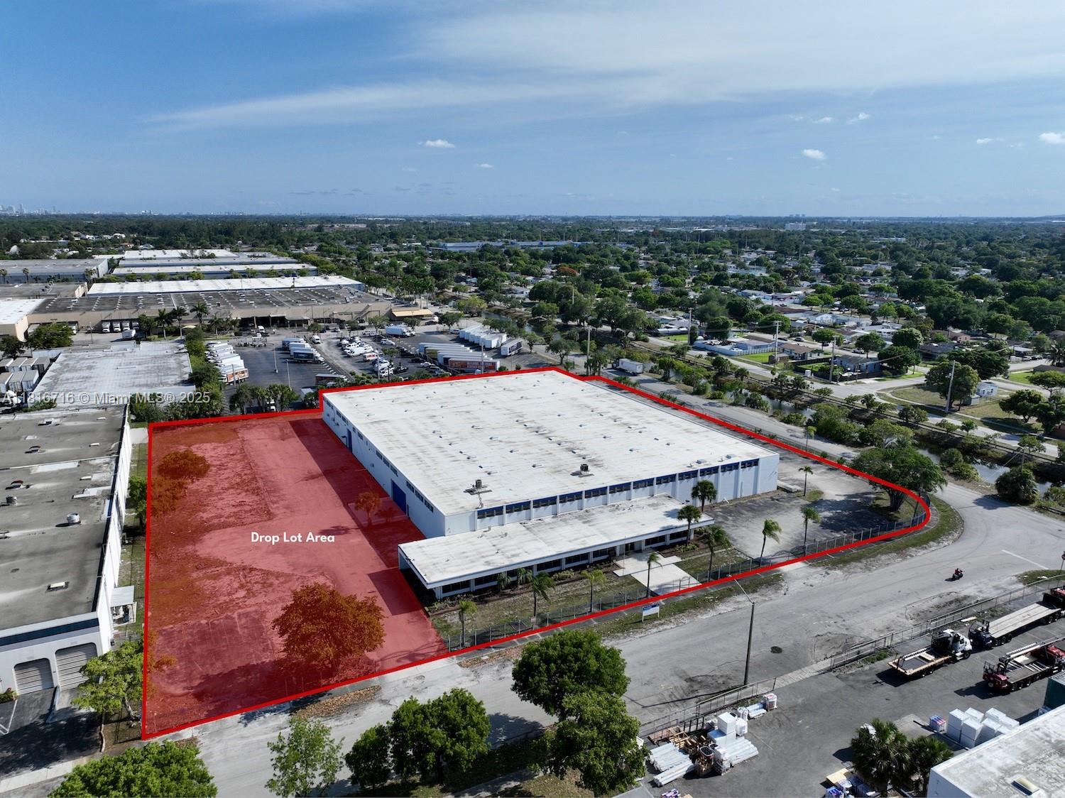 +/- 65,337 SF building with +/- 5,000 SF of office on a +/- 3.50 acre lot. Loading: 2 dock positions with truck-well
& 2 wide street level doors. Has heavy power, 1,500 Amps and is fully fenced. New roof in 2023. 20’ clear ceiling height. Loading doors measurements: East North Door: 29’ wide x 14’ tall. East South Door: 14’ wide x 15’ tall. West Door: 24.5’ wide x 14’ tall.