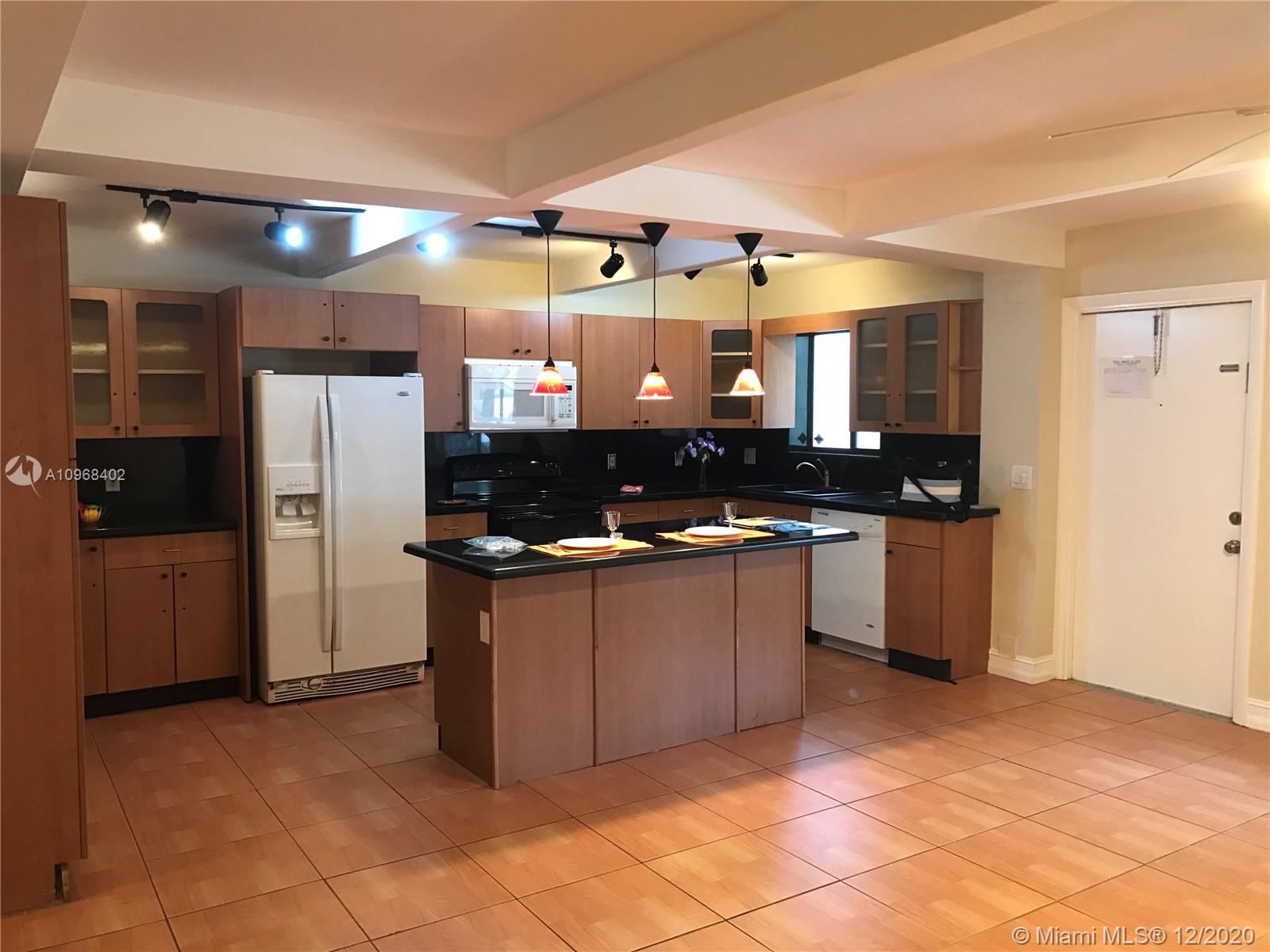 VILLAGE TOWNHOUSE POMPANO - Residential Lease