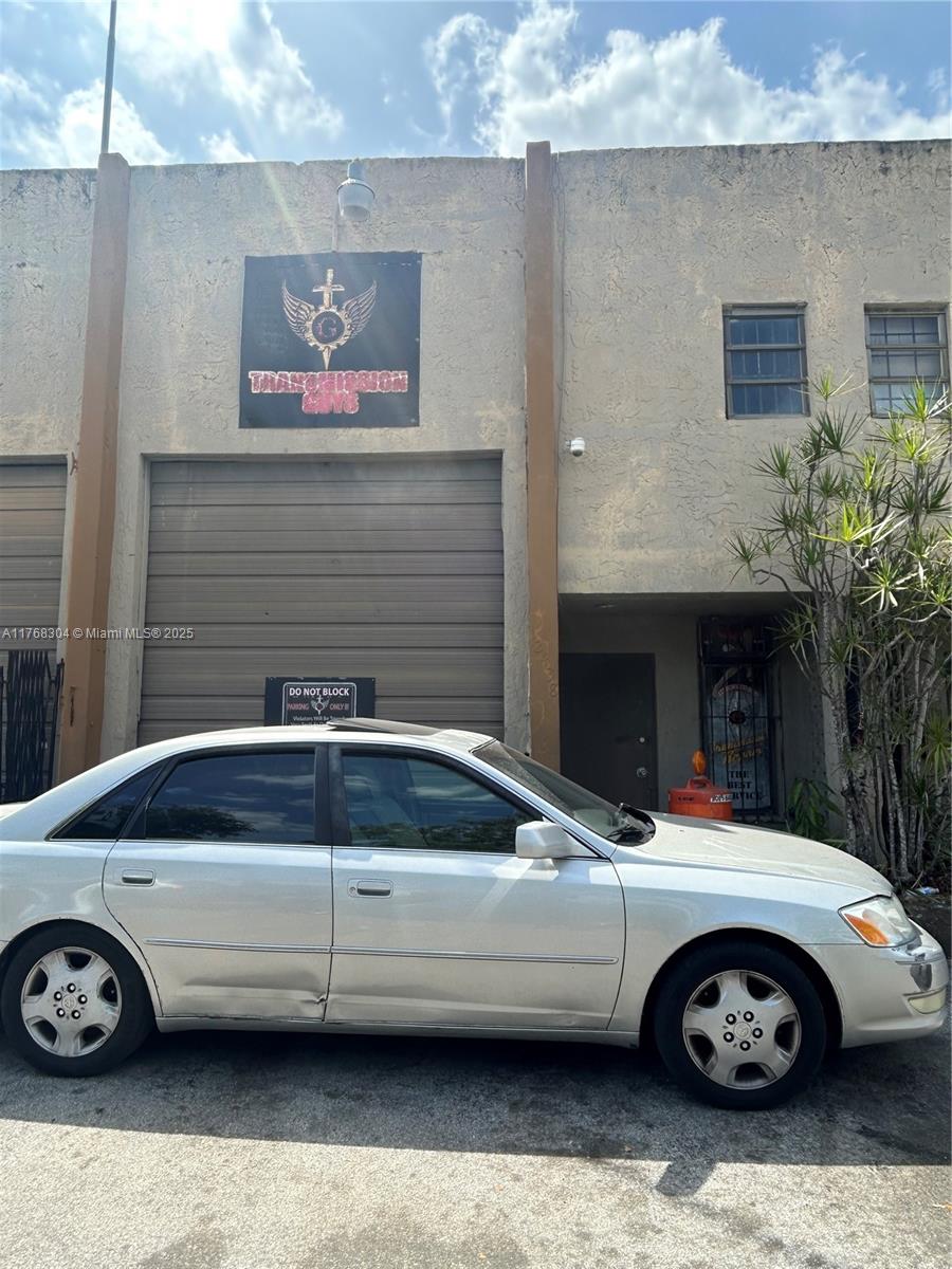 **Rare Opportunity: Industrial Condo Warehouse for possible auto related services in Kendall!** This is a rare and exceptional opportunity to own a prime industrial condo warehouse(s) in the highly sought-after Kendall area, near the Turnpike. The property offers a versatile space that is perfect for businesses in need of warehouse storage, industrial workspaces, or automotive-related services. This unit as two parking spaces assigned.
Total of (4) units for sale with combined space of 8056 sq ft - see other MLS for 12434, 12436 and 12440 - High ceilings, large open space, and customizable areas - Excellent location in Kendall, near the Turnpike, providing easy access to major roads - Perfect for auto body shop, warehouse storage, or industrial use -