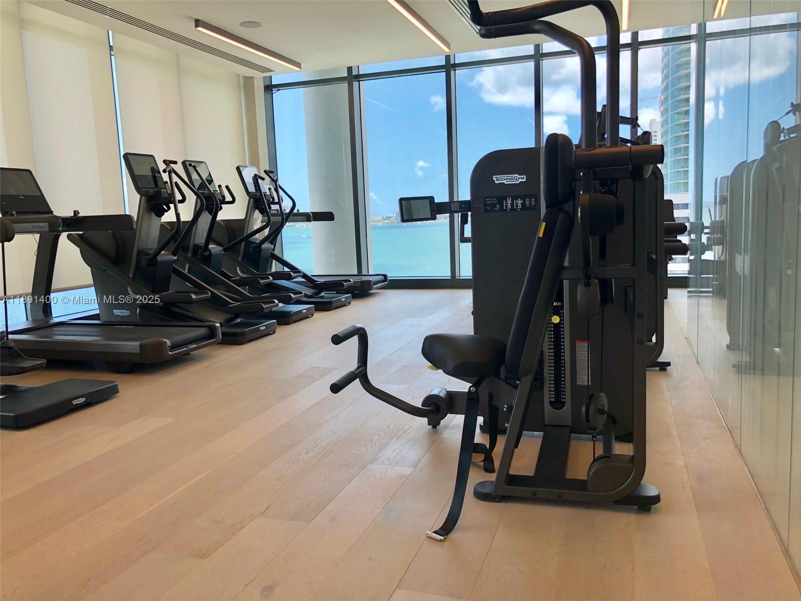 ONE PARAISO - Residential