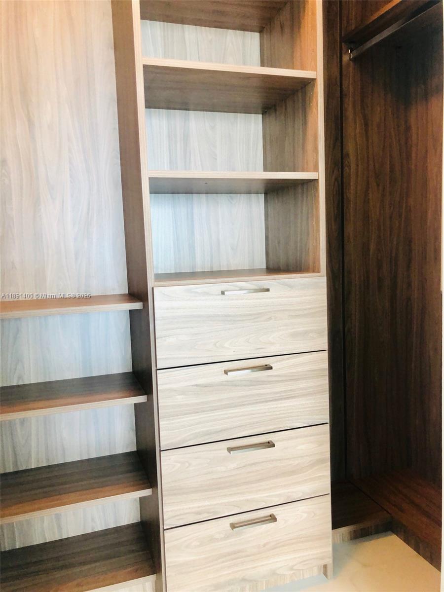 ONE PARAISO - Residential