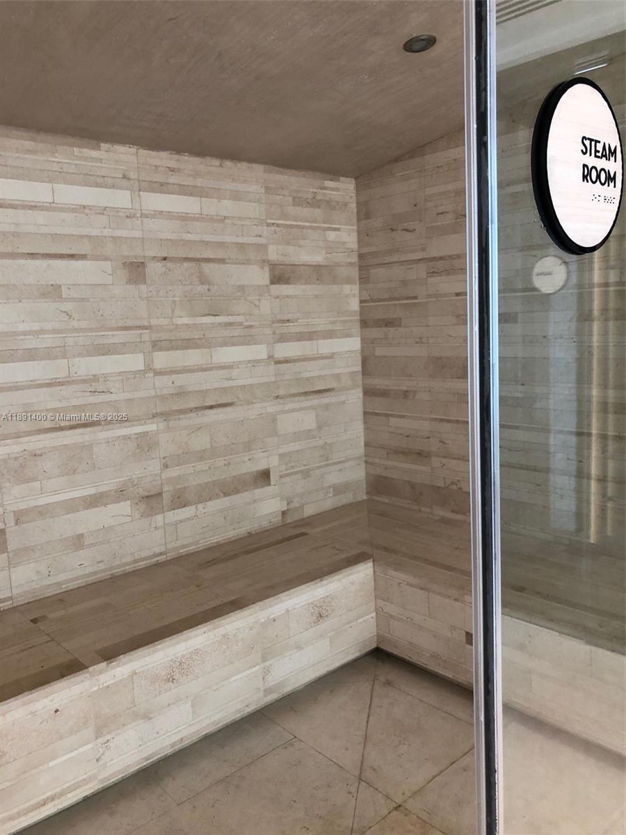 ONE PARAISO - Residential