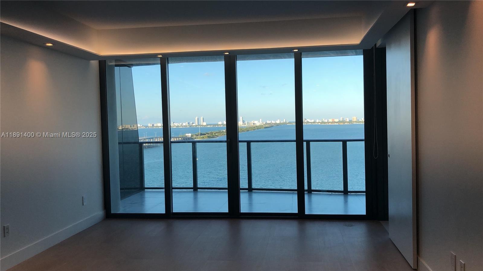 ONE PARAISO - Residential