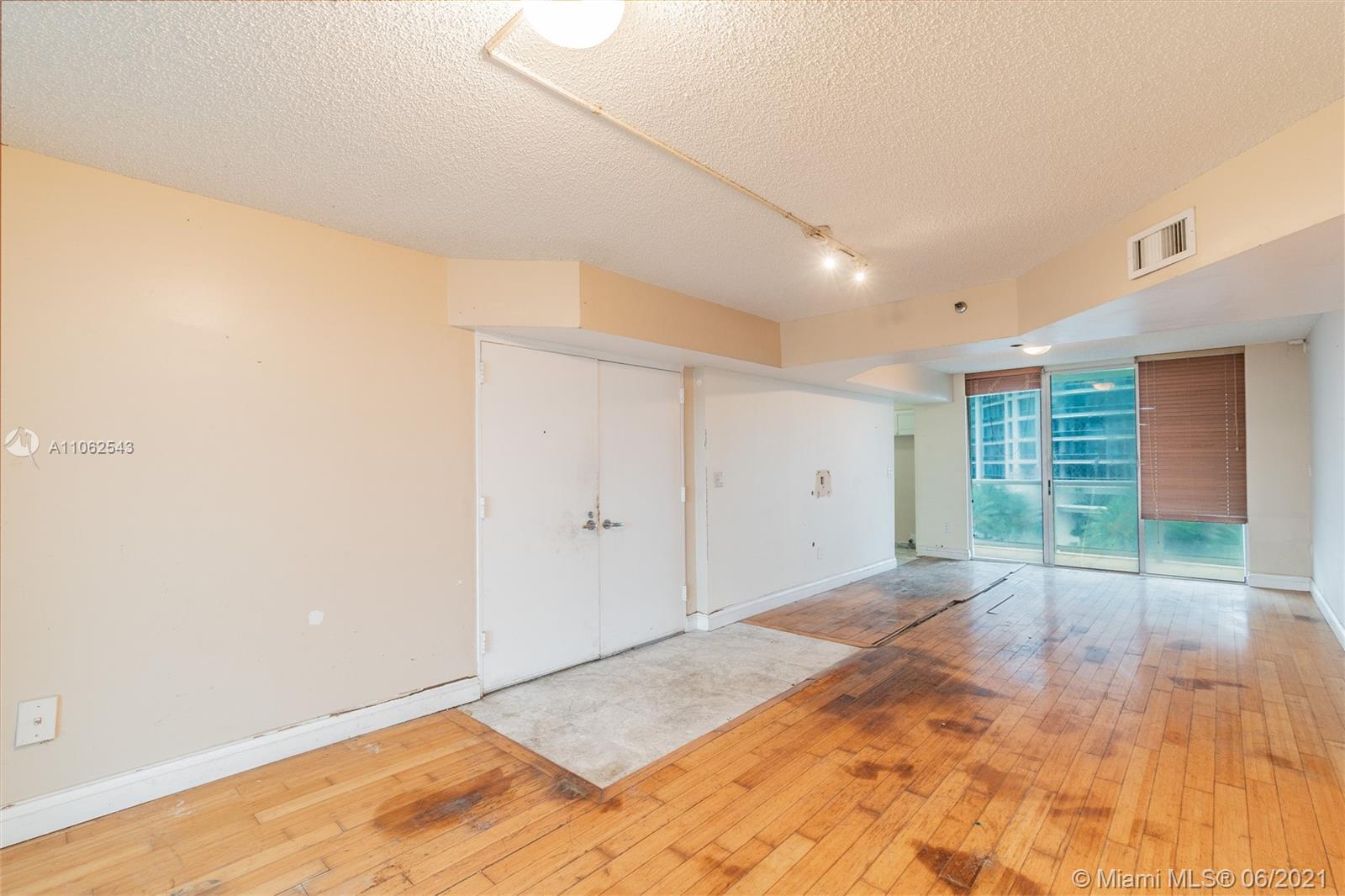 THE GRANDVIEW CONDO - Residential