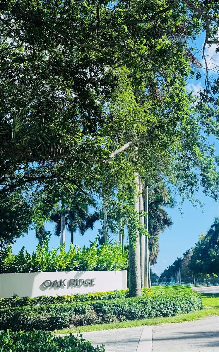 OAK RIDGE FALLS - Residential