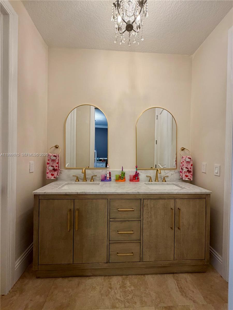 OAK RIDGE FALLS - Residential