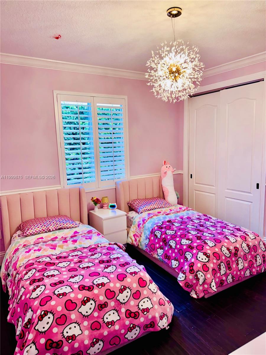 OAK RIDGE FALLS - Residential