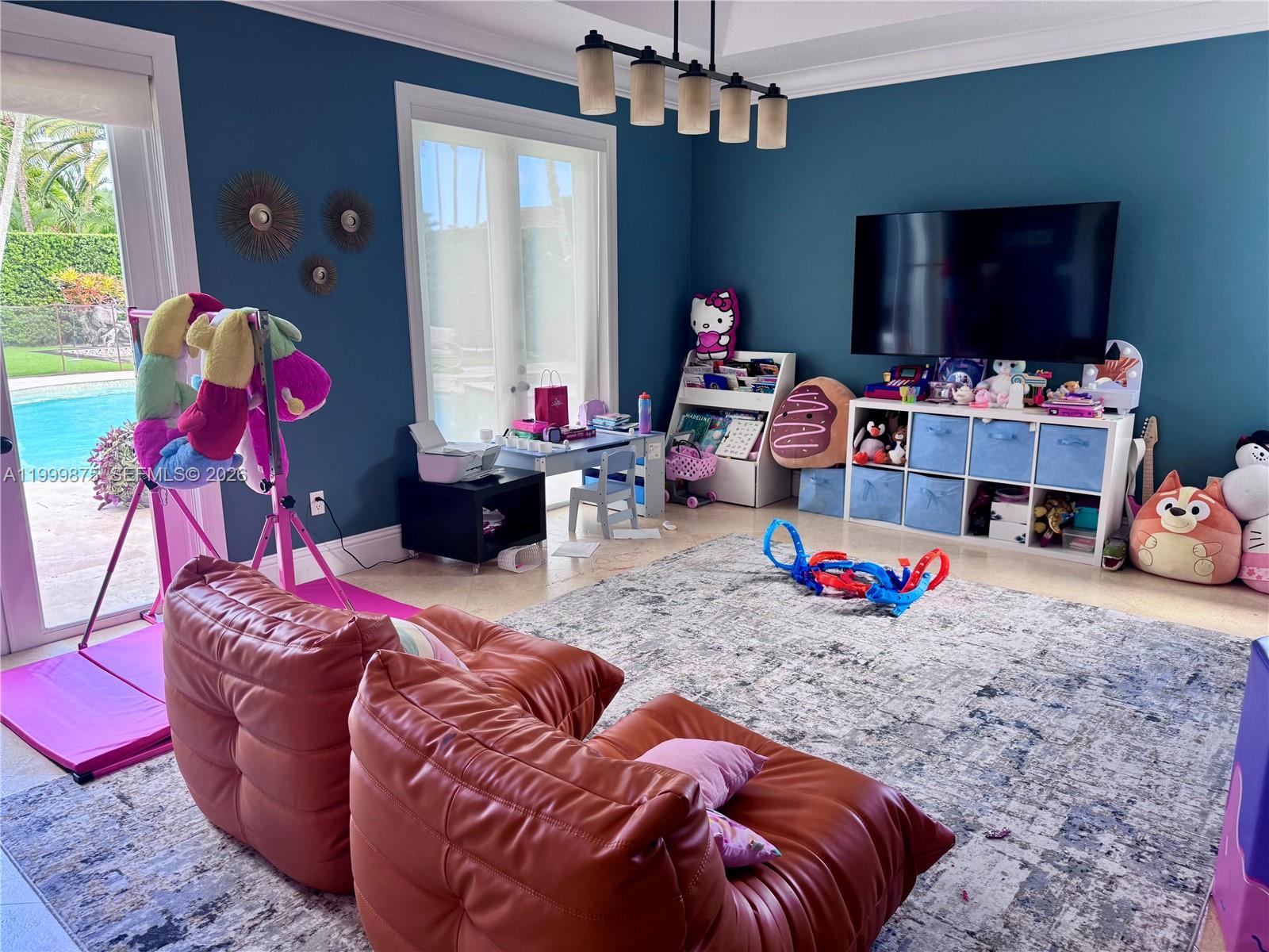 OAK RIDGE FALLS - Residential