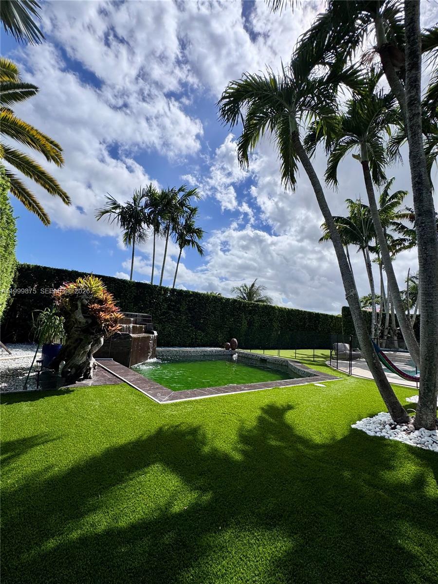 OAK RIDGE FALLS - Residential