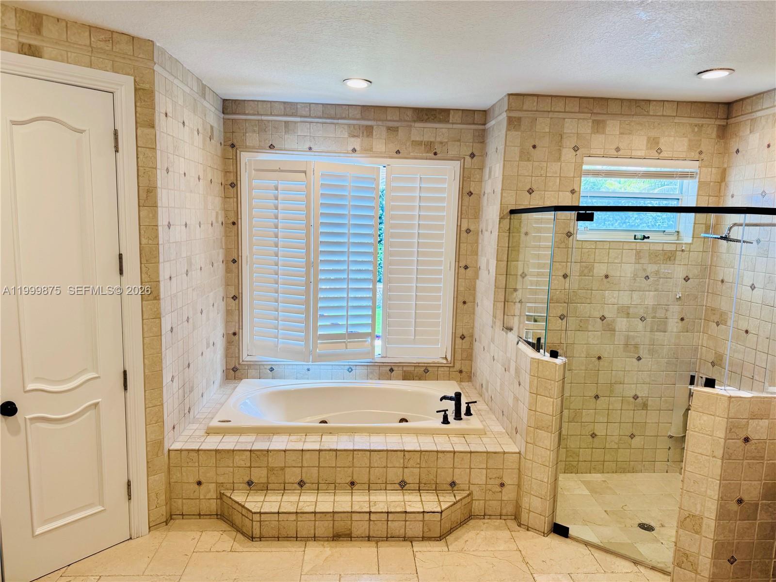 OAK RIDGE FALLS - Residential